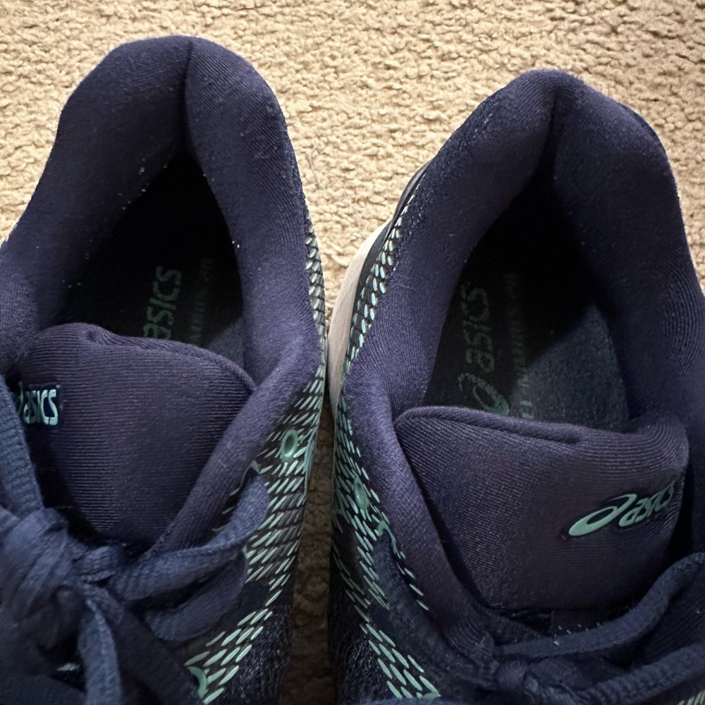 ASICS Running Shoes - Picture 4 of 5